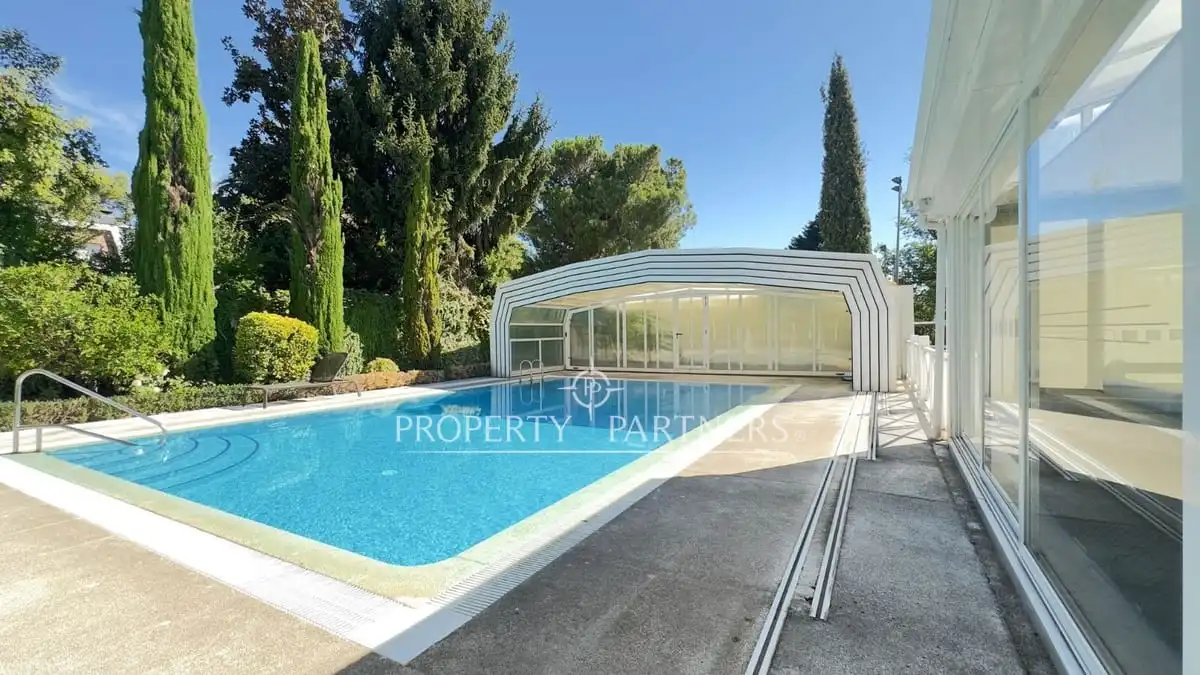 Chalet con piscina en venta en Hastings School - Sobradiel