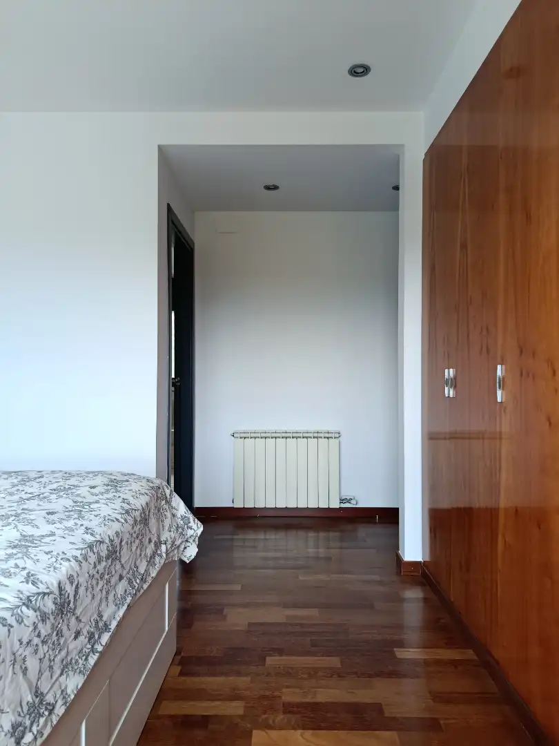 Dormitori de Casa adosada en venda en Girona amb Aire condicionat, Calefacció i Jardí privat