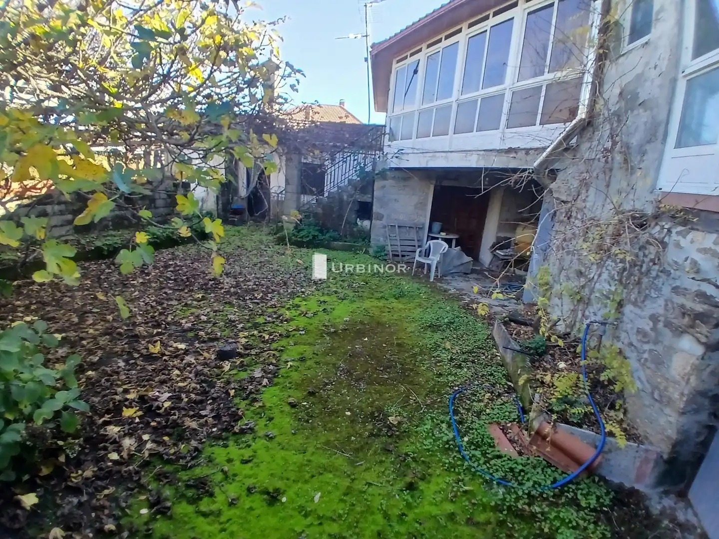 Houses for sale in Toén  with Heating and Private garden