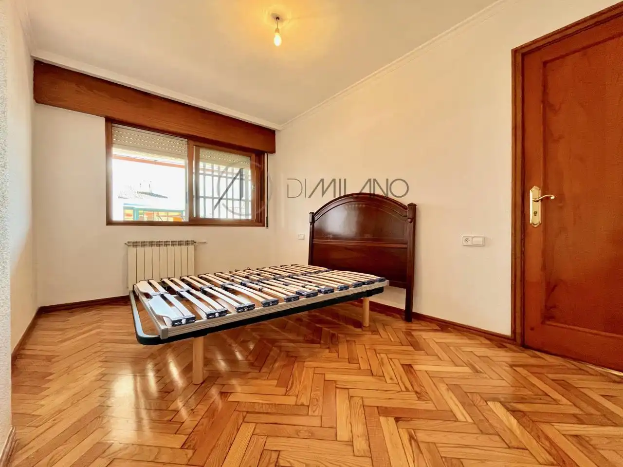 Dormitori de Àtic de lloguer en Vigo  amb Calefacció, Parquet i Terrassa