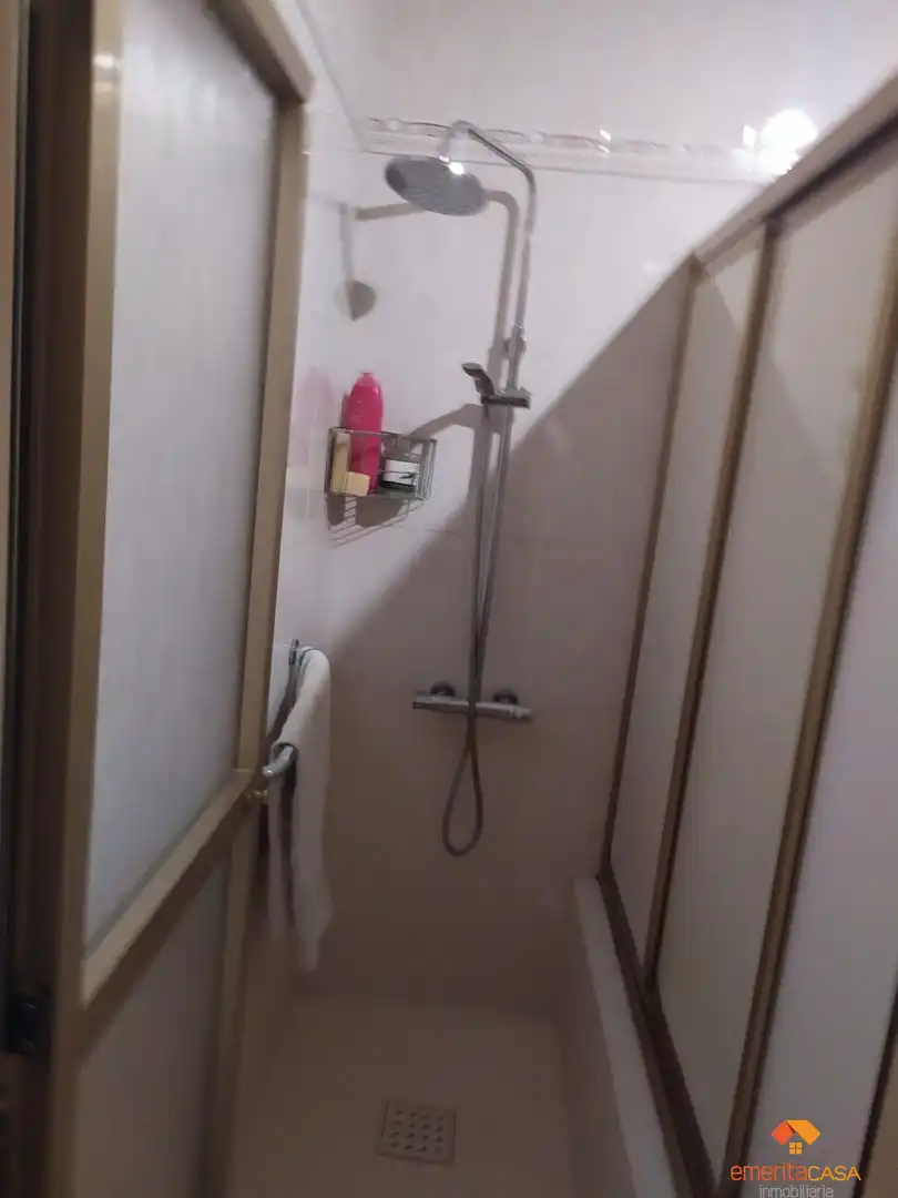 Baño de Piso en venta en Cáceres con Aire acondicionado y Terraza