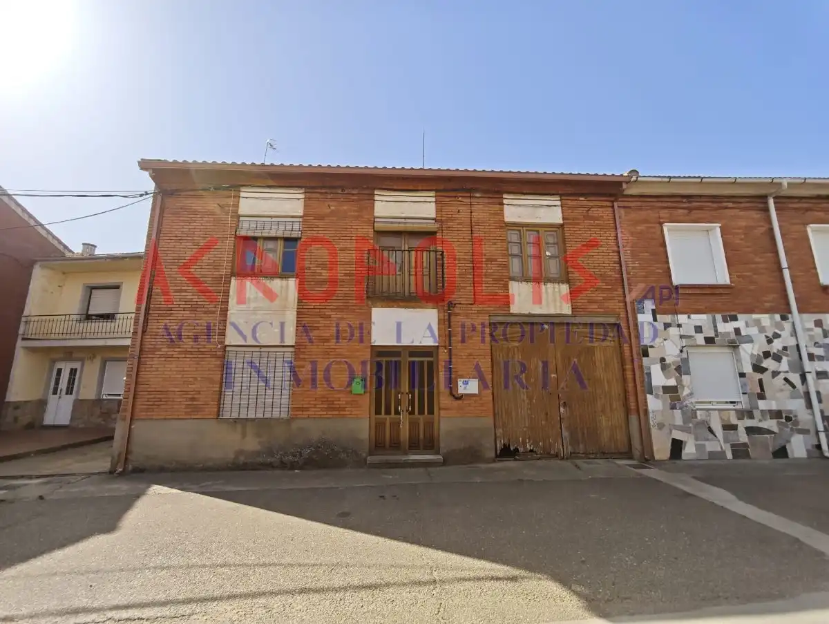 Vista exterior de Casa o chalet en venta en Quiruelas de Vidriales con Trastero
