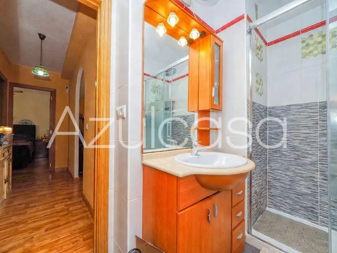 Bathroom of Flat for sale in El Campello  with Air Conditioner, Terrace and Furnished