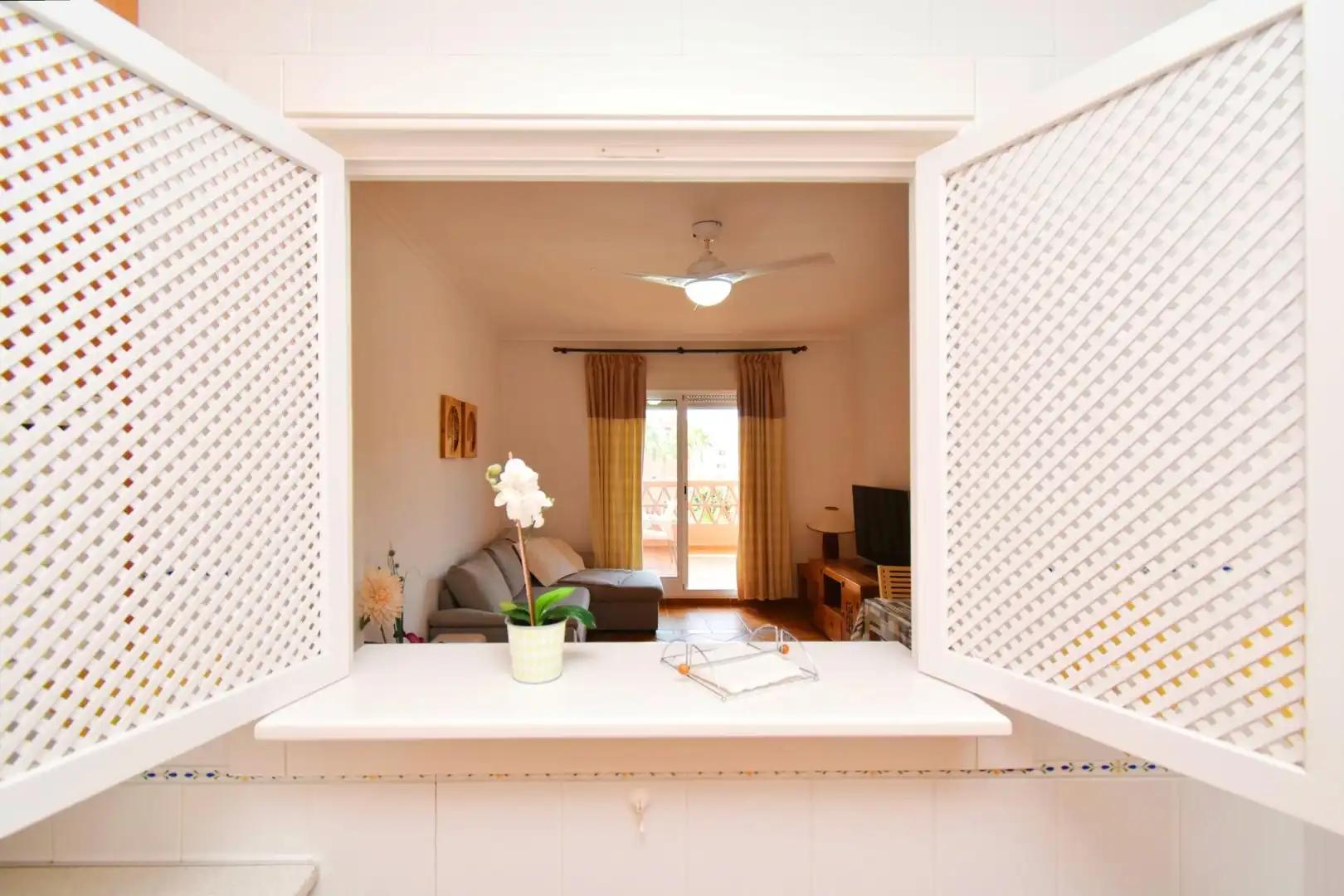 Wohnzimmer von Wohnung zum Verkauf in El Ejido mit Klimaanlage, Privatgarten und Terrasse