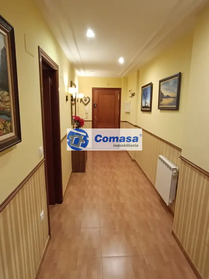 Piso con ascensor en venta en Martos, imagen 2