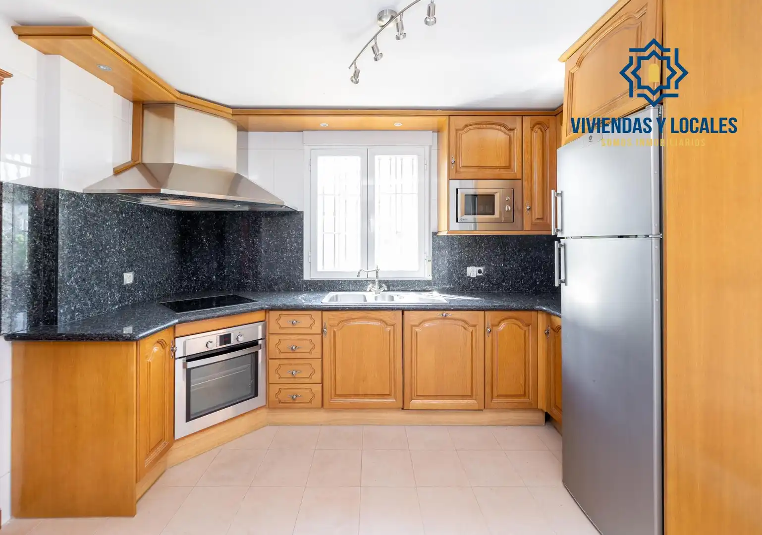 Kitchen of Houses for sale in Dílar  with Air Conditioner, Heating and Private garden