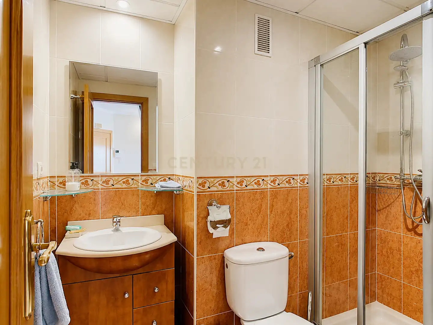 Apartamento con ascensor en venta en Calle las Dalias, Fuengirola, Spain, imagen 22