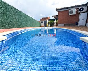Piscina de Casa o xalet en venda en Masquefa amb Aire condicionat, Calefacció i Terrassa