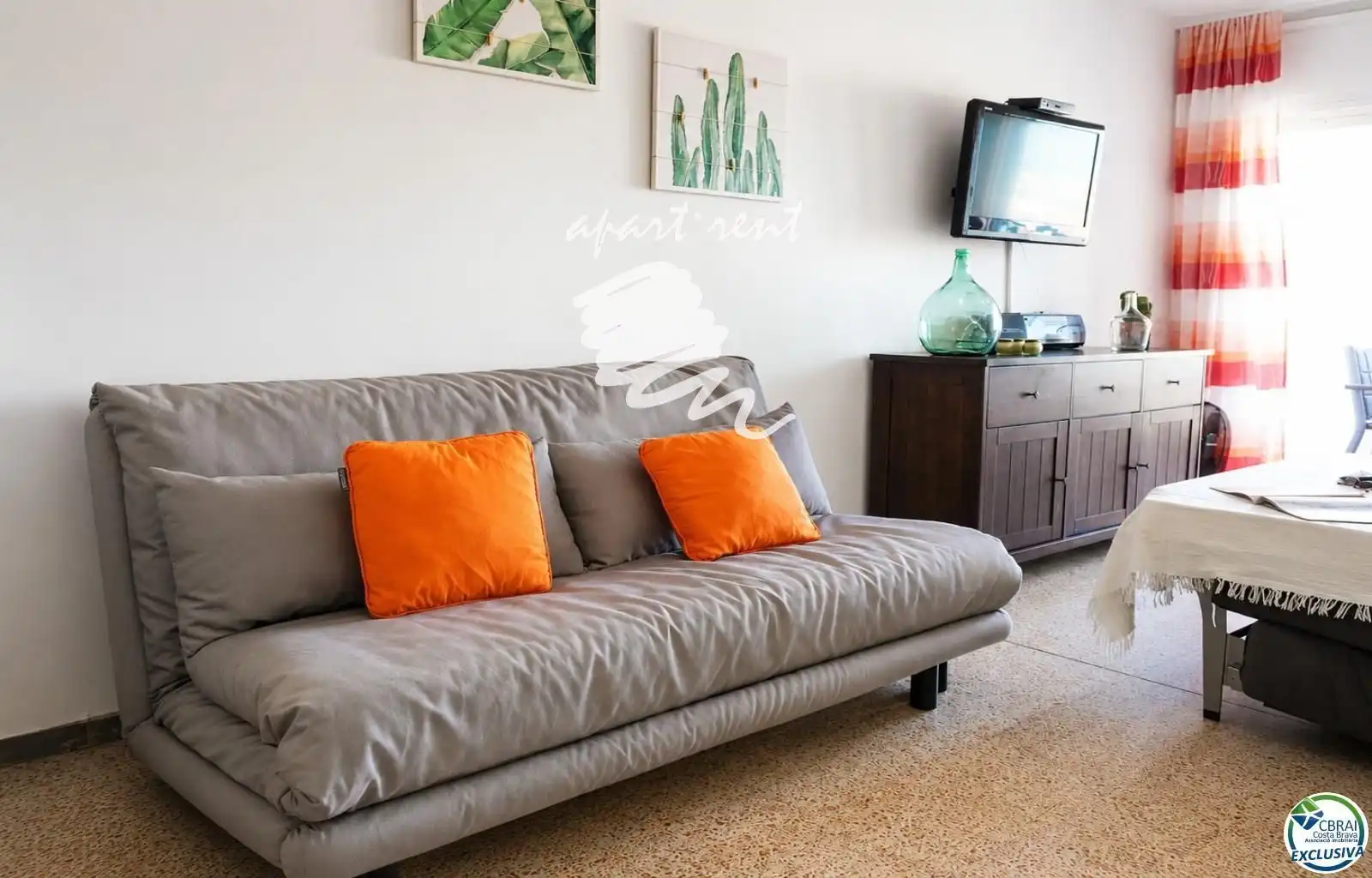 Sala d'estar de Pis en venda en Empuriabrava amb Aire condicionat, Terrassa i Moblat