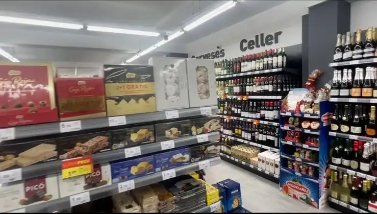 Local en traspaso en Girona con Aire acondicionado, Calefacción y Amueblado