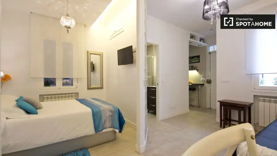 Bedroom of Study for share in Madrid  with Air Conditioner, Heating and Terrace