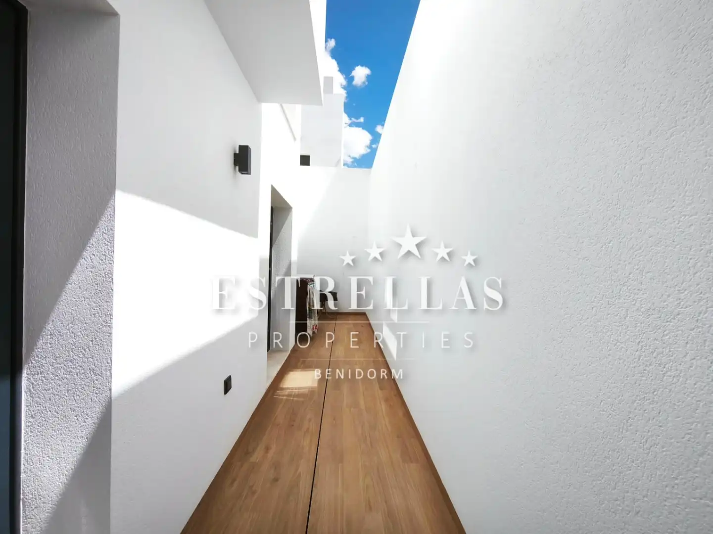 Houses for sale in El Campello  with Air Conditioner, Heating and Private garden