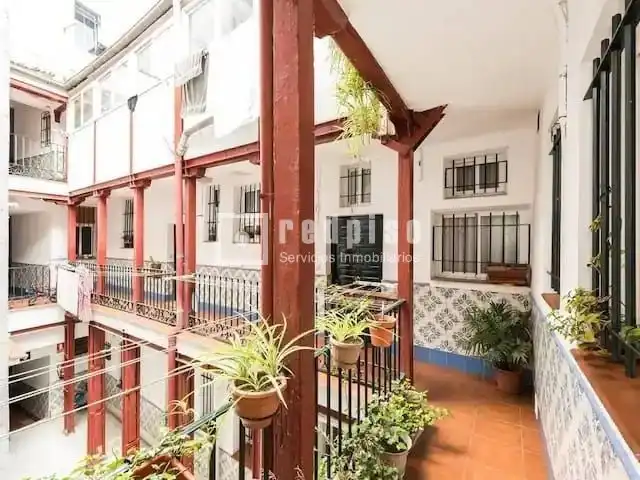 Vista exterior de Piso en venta en Madrid con Calefacción, Amueblado y Alarma