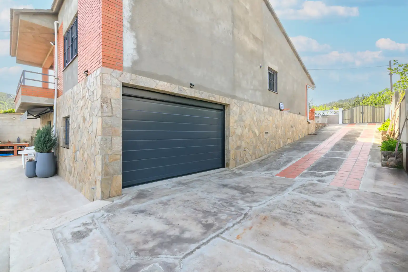 Parking de Casa o chalet en venta en Gavà con Terraza, Piscina y Balcón