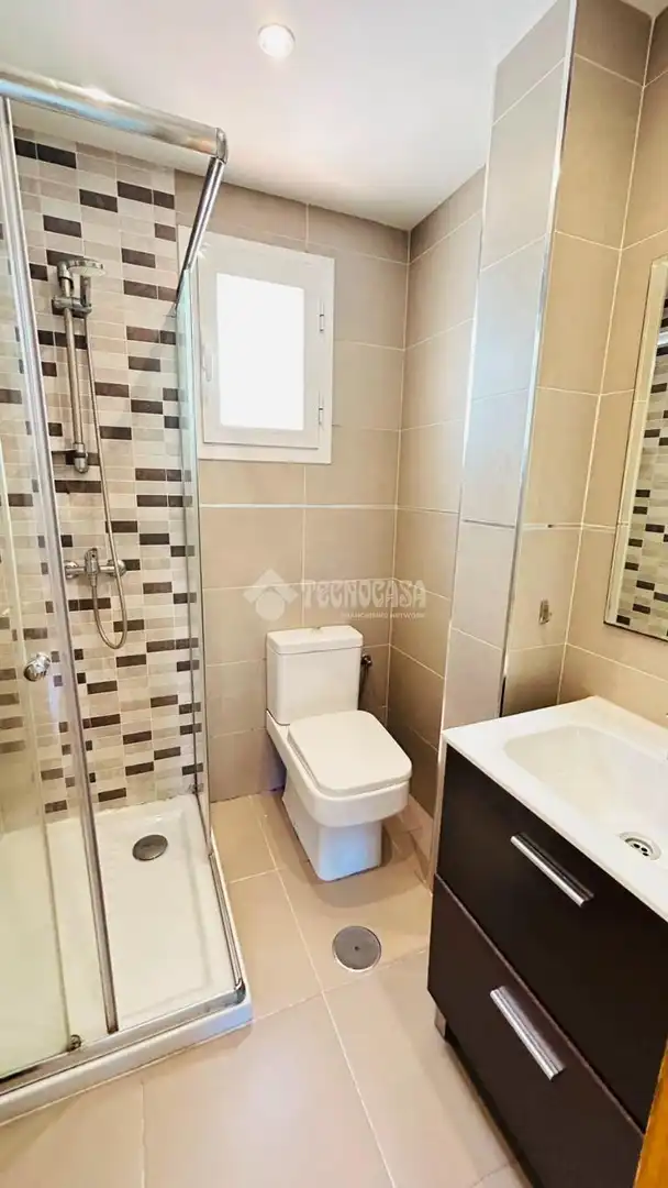 Piso con ascensor en venta en C. de Valmojado, imagen 6