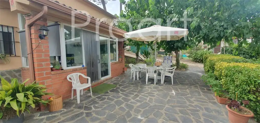 Casa amb jardí en venda a Vallgorguina