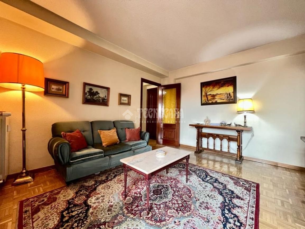 Living room of Flat for sale in  Madrid Capital  with Heating and Parquet flooring