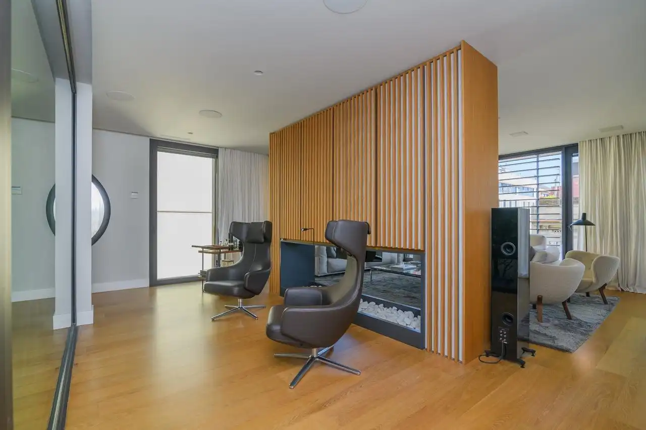 Wohnzimmer von Dachboden zum Verkauf in Barcelona mit Klimaanlage, Heizung und Terrasse