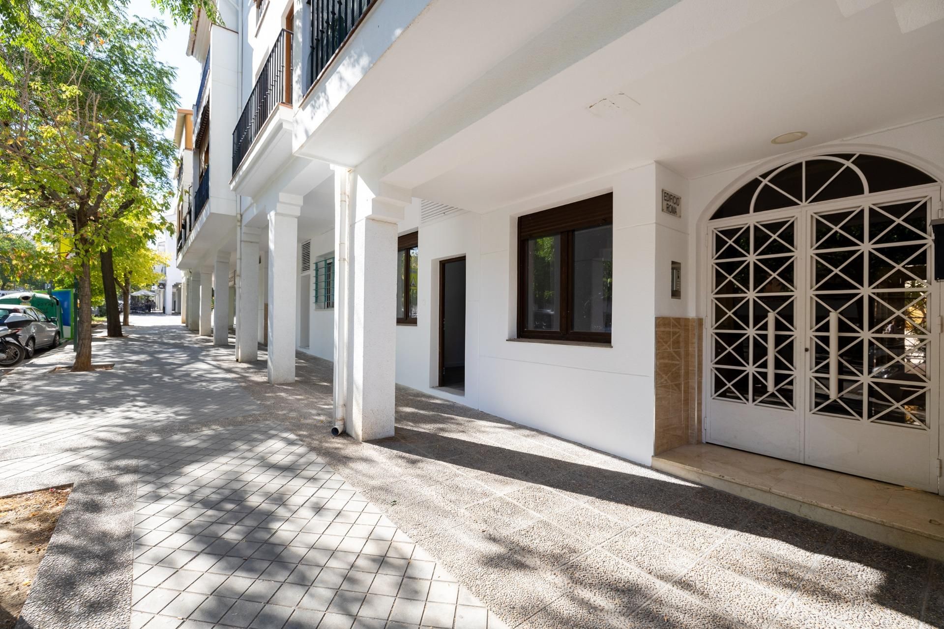 Exterior view of Flat for sale in  Granada Capital