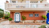 Vista exterior de Casa o xalet en venda en Sant Esteve Sesrovires amb Terrassa, Piscina i Balcó