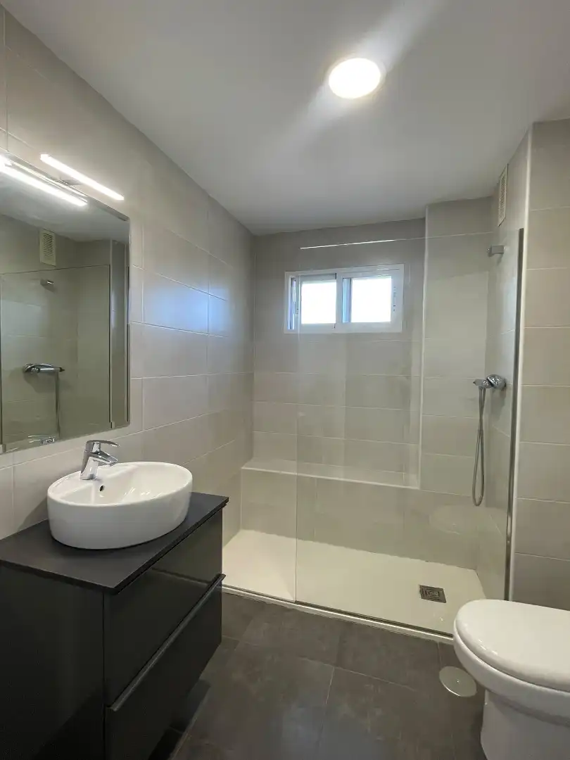 Flat to rent in Rodrigo Alemán, imagen 2