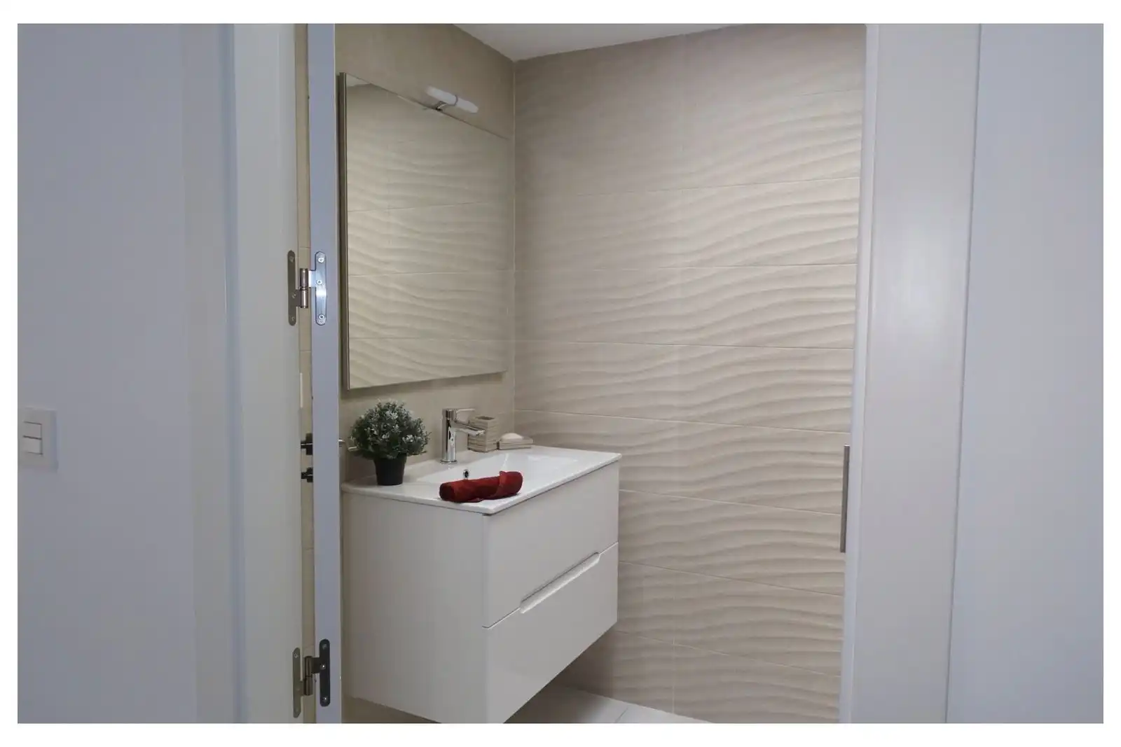 Badezimmer von Wohnungen zum Verkauf in Torrevieja mit Terrasse, Balkon und Gemeinschaftspool