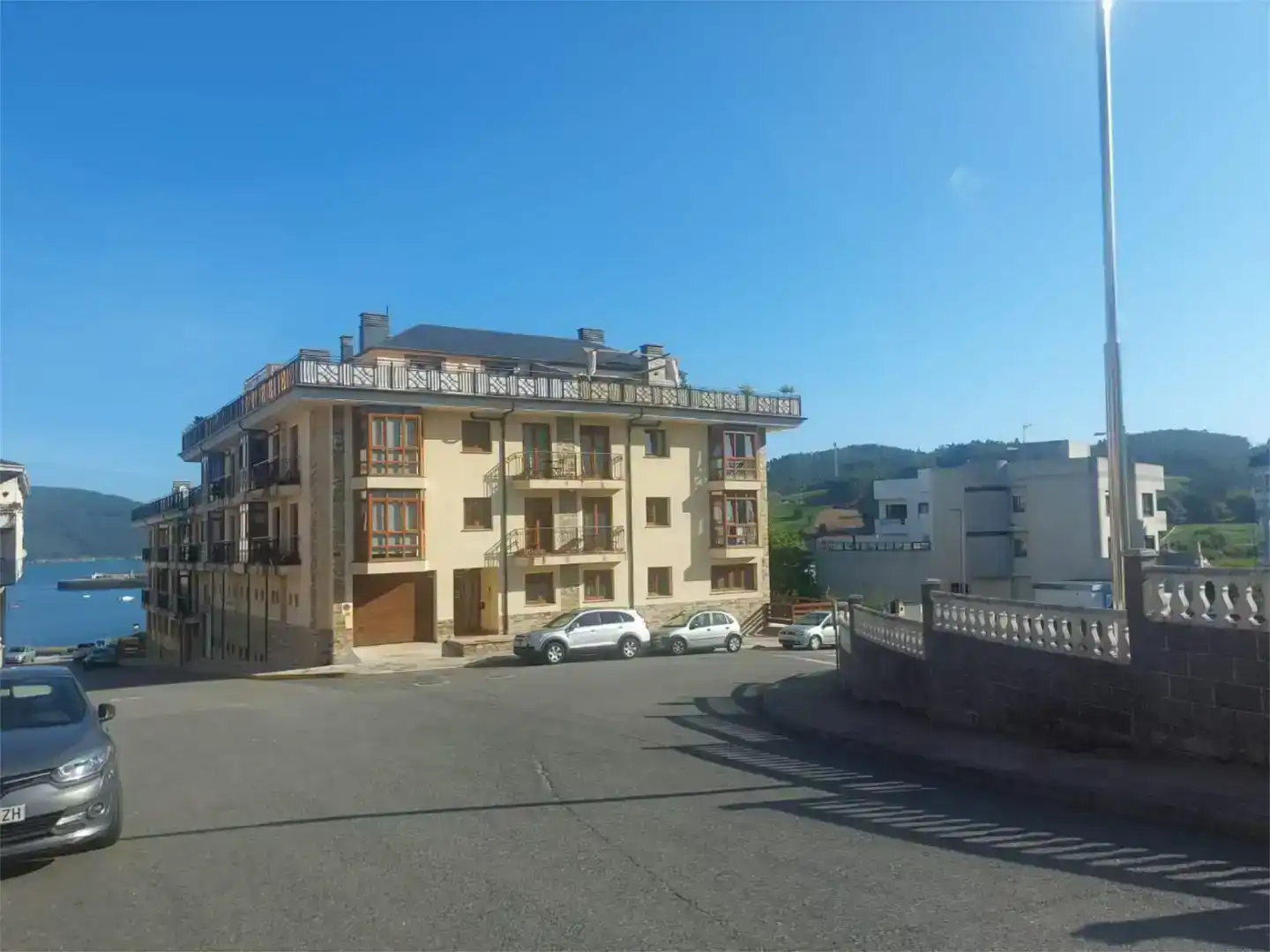 Vista exterior de Pis en venda en O Vicedo  amb Piscina i Balcó