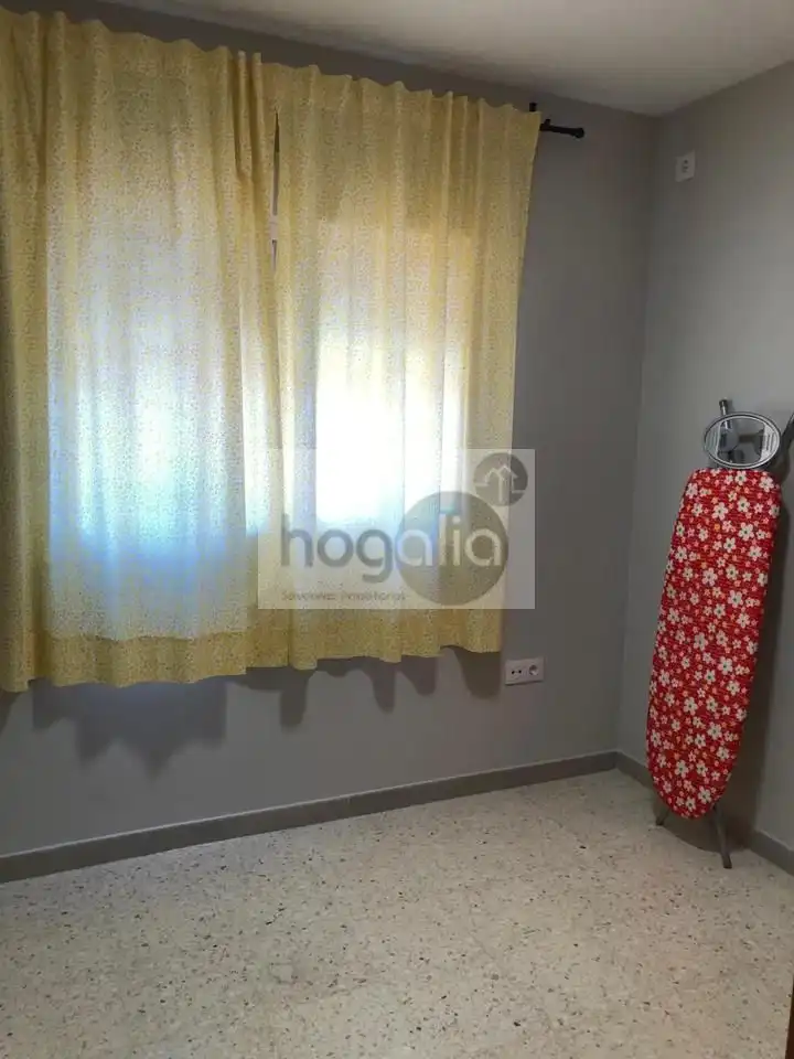 Habitación de Piso de alquiler en Sevilla con Aire acondicionado y Amueblado