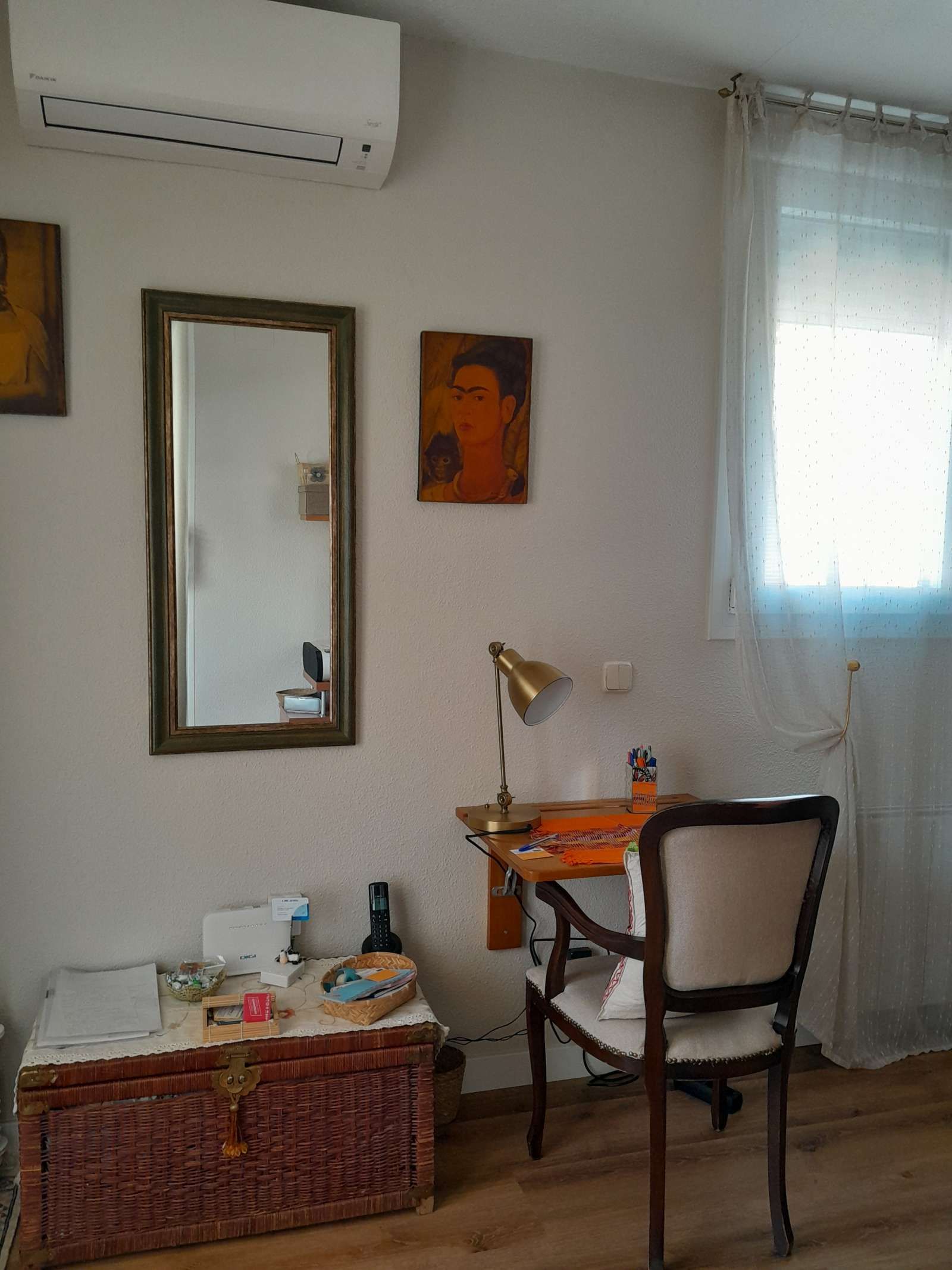 Bedroom of Study to share in  Madrid Capital  with Air Conditioner, Heating and Terrace