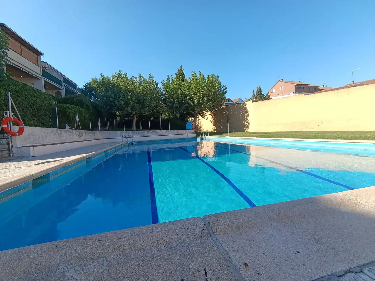 Piscina de Casa adosada en venta en El Molar (Madrid) con Calefacción, Jardín privado y Terraza