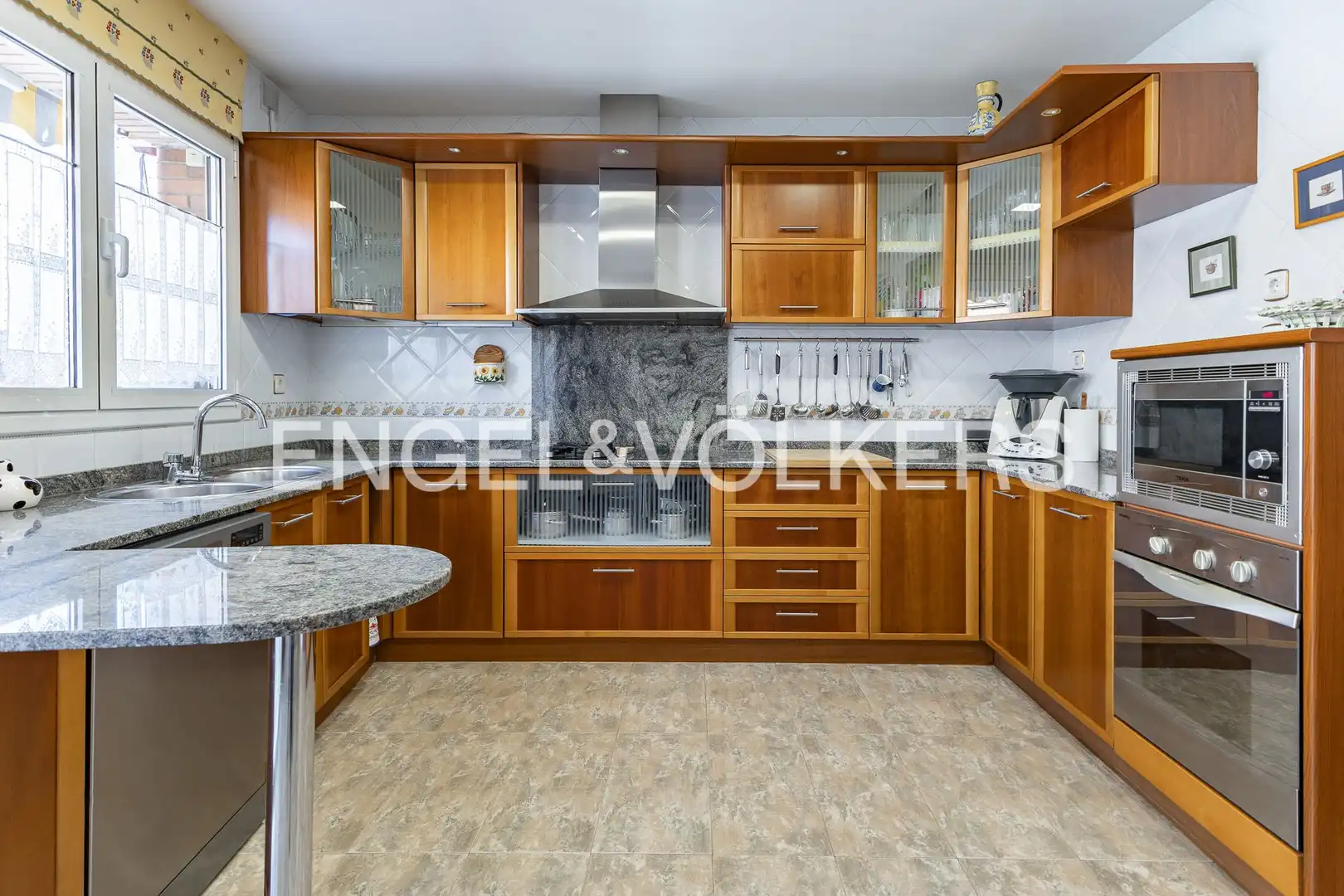 Cuina de Casa o xalet en venda en Barcelona amb Aire condicionat, Calefacció i Parquet