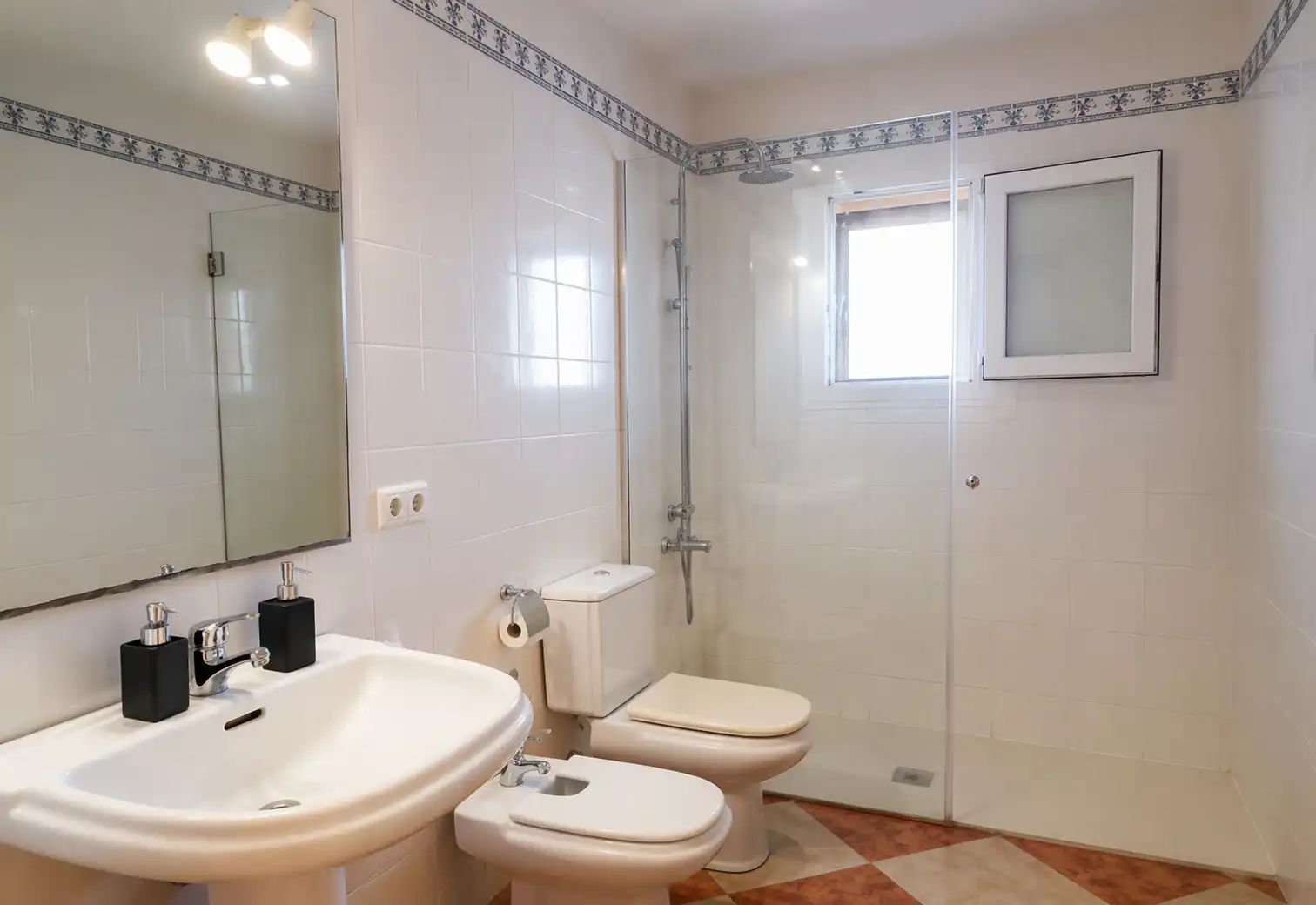 Badezimmer von Wohnung zum Verkauf in Santanyí