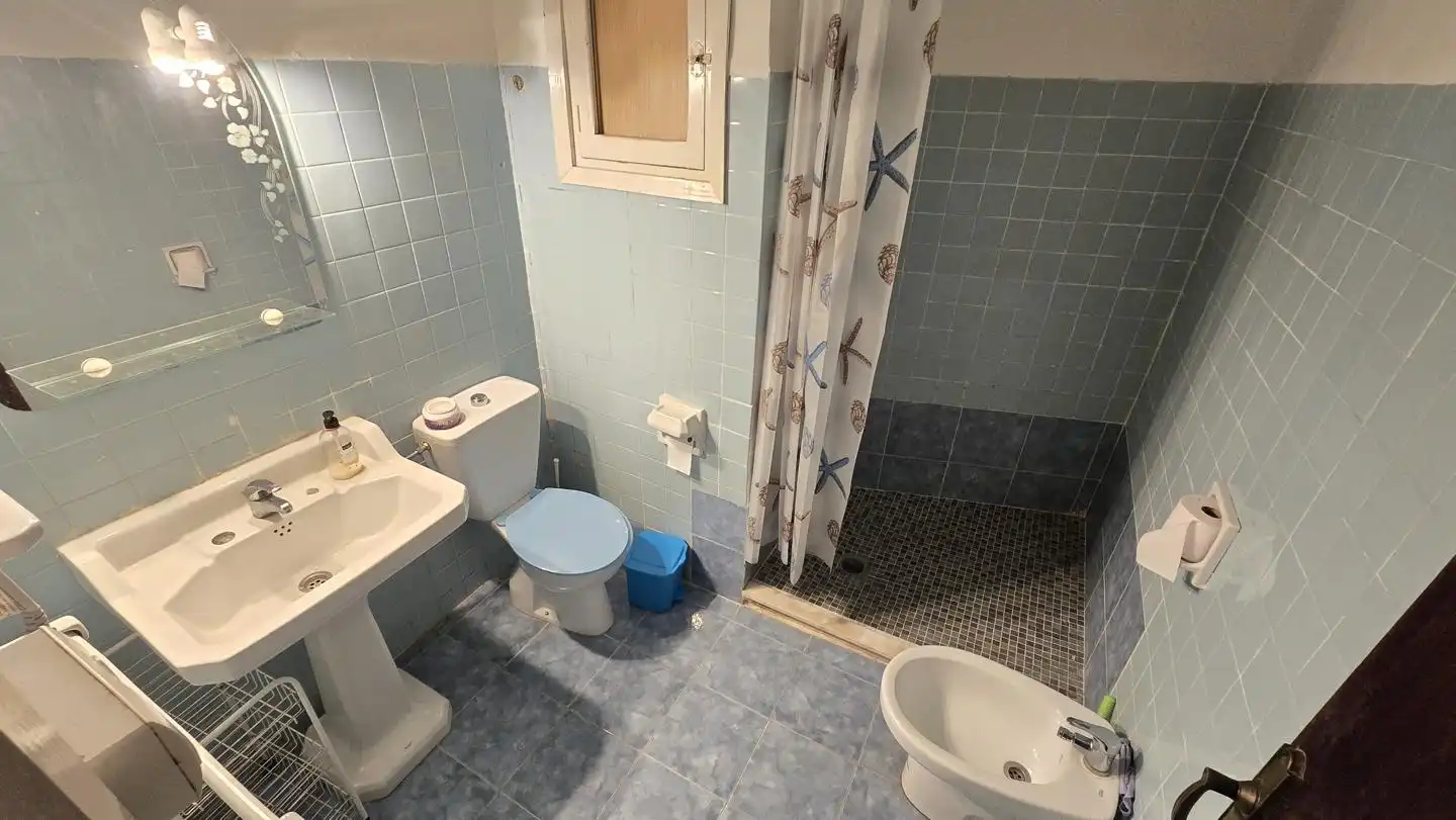 Badezimmer von Erdgeschoss zur Miete in Gandia