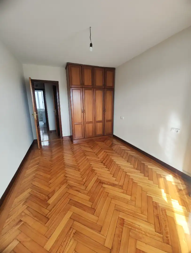Habitación de Piso de alquiler en Santiago de Compostela  con Calefacción, Parquet y Horno