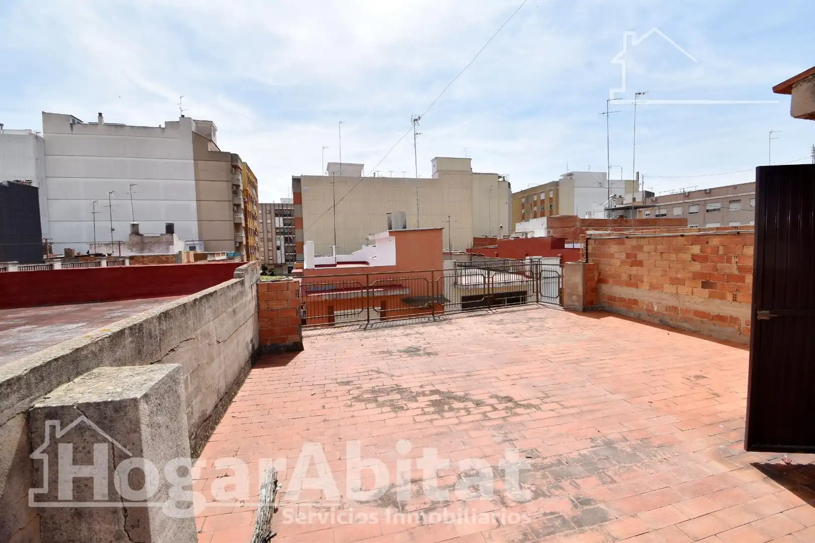 Vista exterior de Casa o chalet en venta en Algemesí con Aire acondicionado, Terraza y Trastero