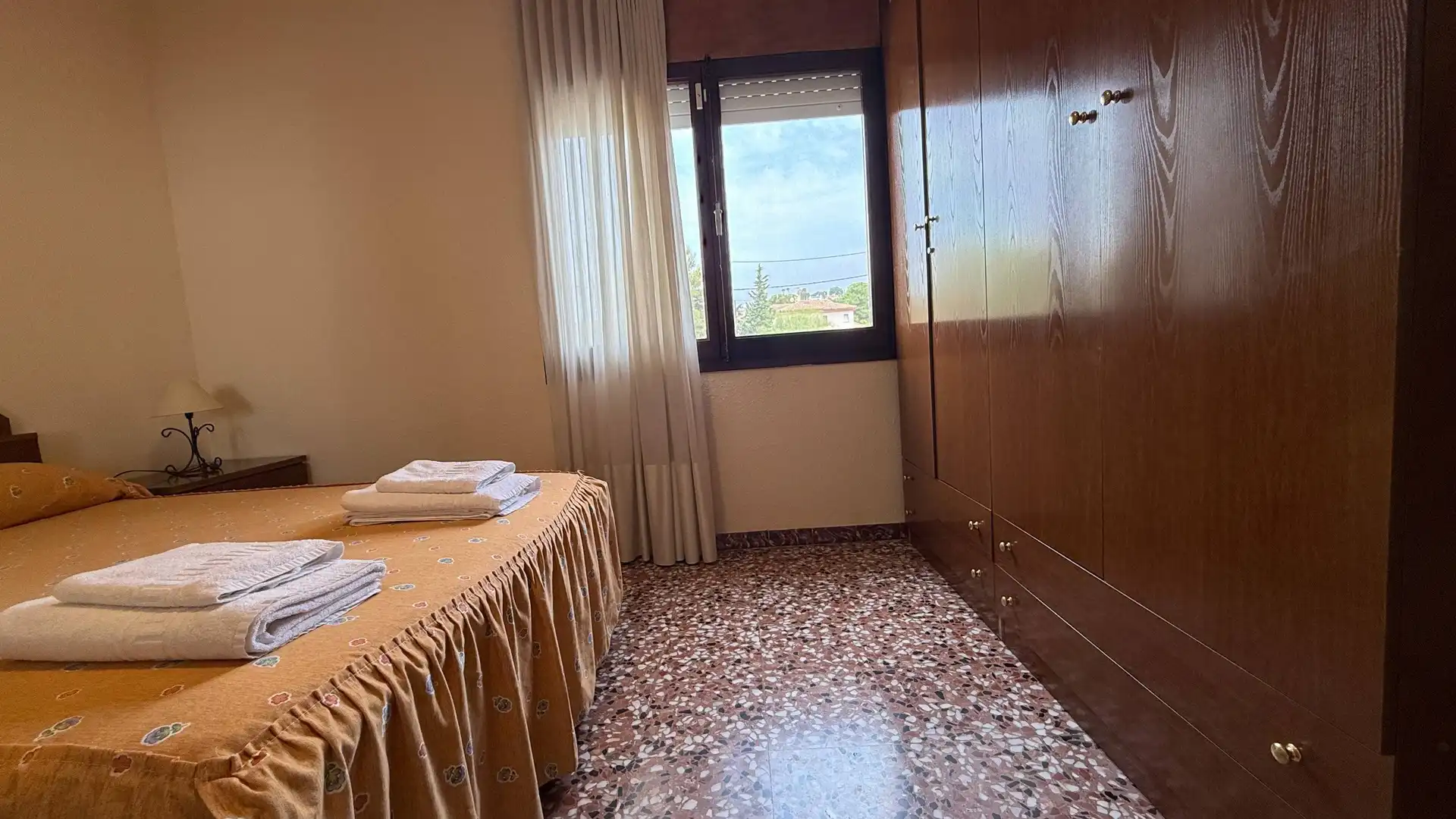 Dormitori de Casa o xalet en venda en Cunit amb Terrassa, Piscina i Moblat