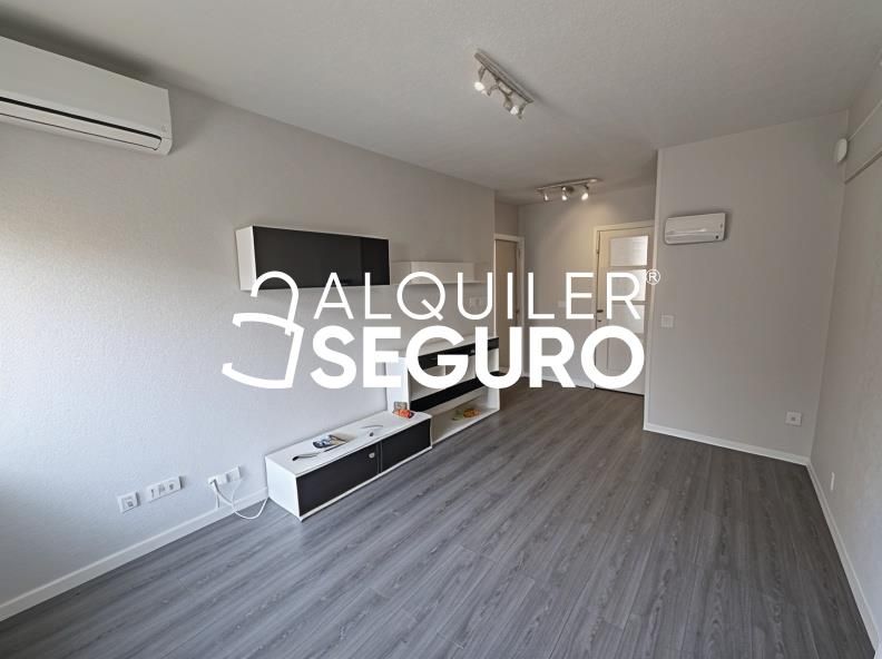 Sala de estar de Piso de alquiler en  Madrid Capital con Aire acondicionado y Calefacción