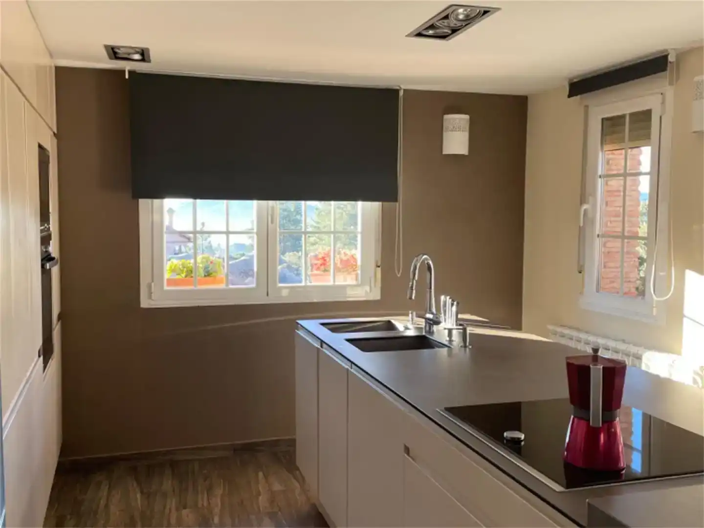 Cocina de Casa o chalet en venta en Manzanares El Real con Aire acondicionado, Jardín privado y Trastero