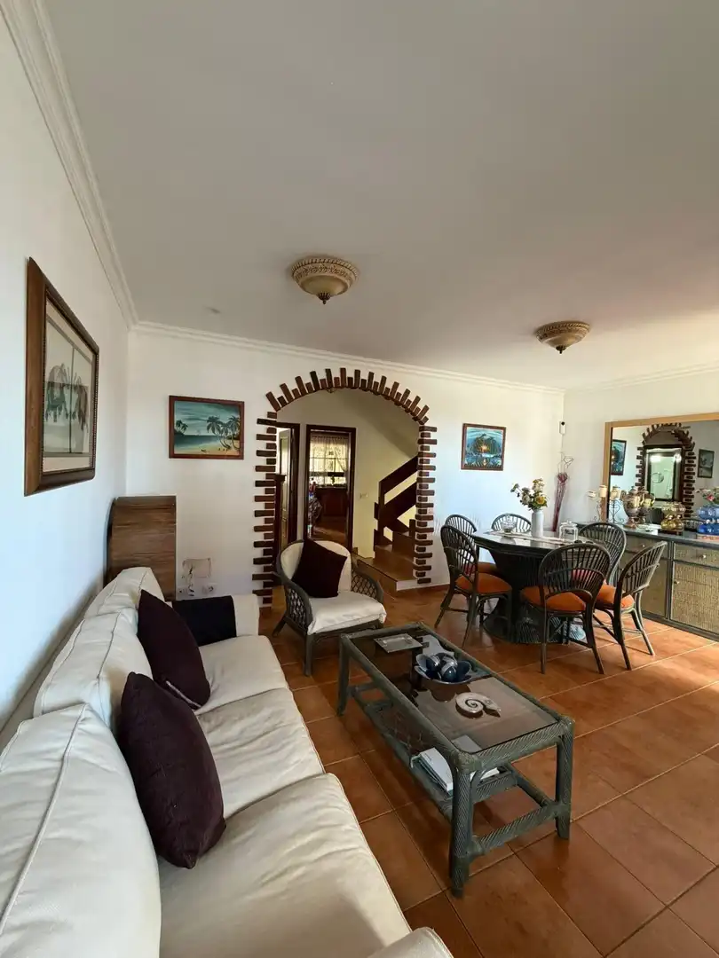 Sala d'estar de Casa adosada en venda en Candelaria amb Terrassa, Traster i Moblat