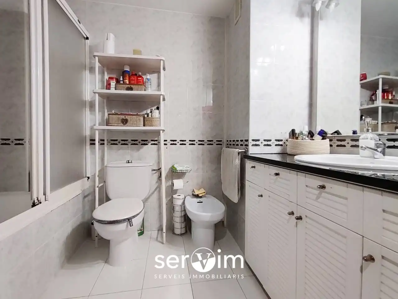 Badezimmer von Wohnung zum Verkauf in Girona mit Terrasse