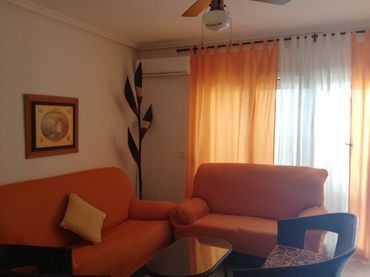 Appartement compact avec balcon à louer à Urbanización Puerto Latino I