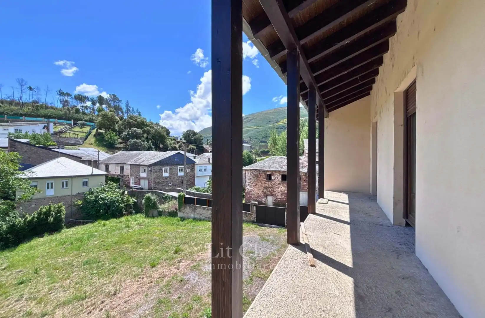 Exterior view of Houses for sale in O Barco de Valdeorras    with Private garden, Terrace and Balcony