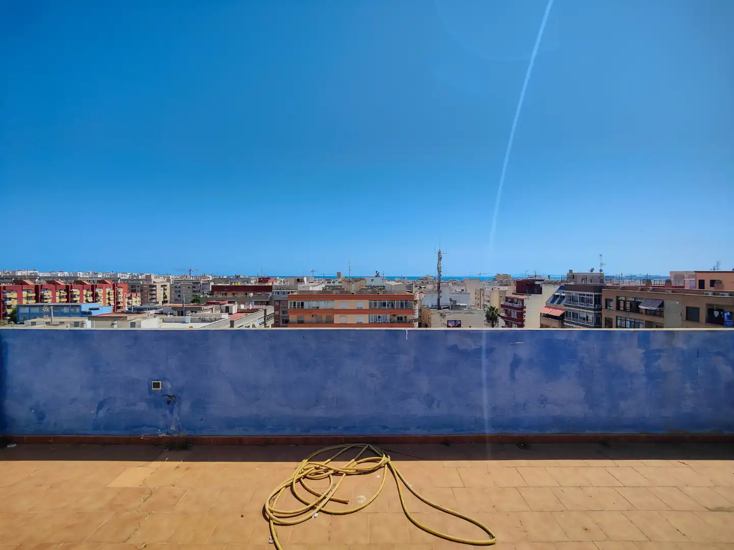 Außenansicht von Dachboden zur Miete in Torrevieja mit Terrasse, Möbliert und Ofen