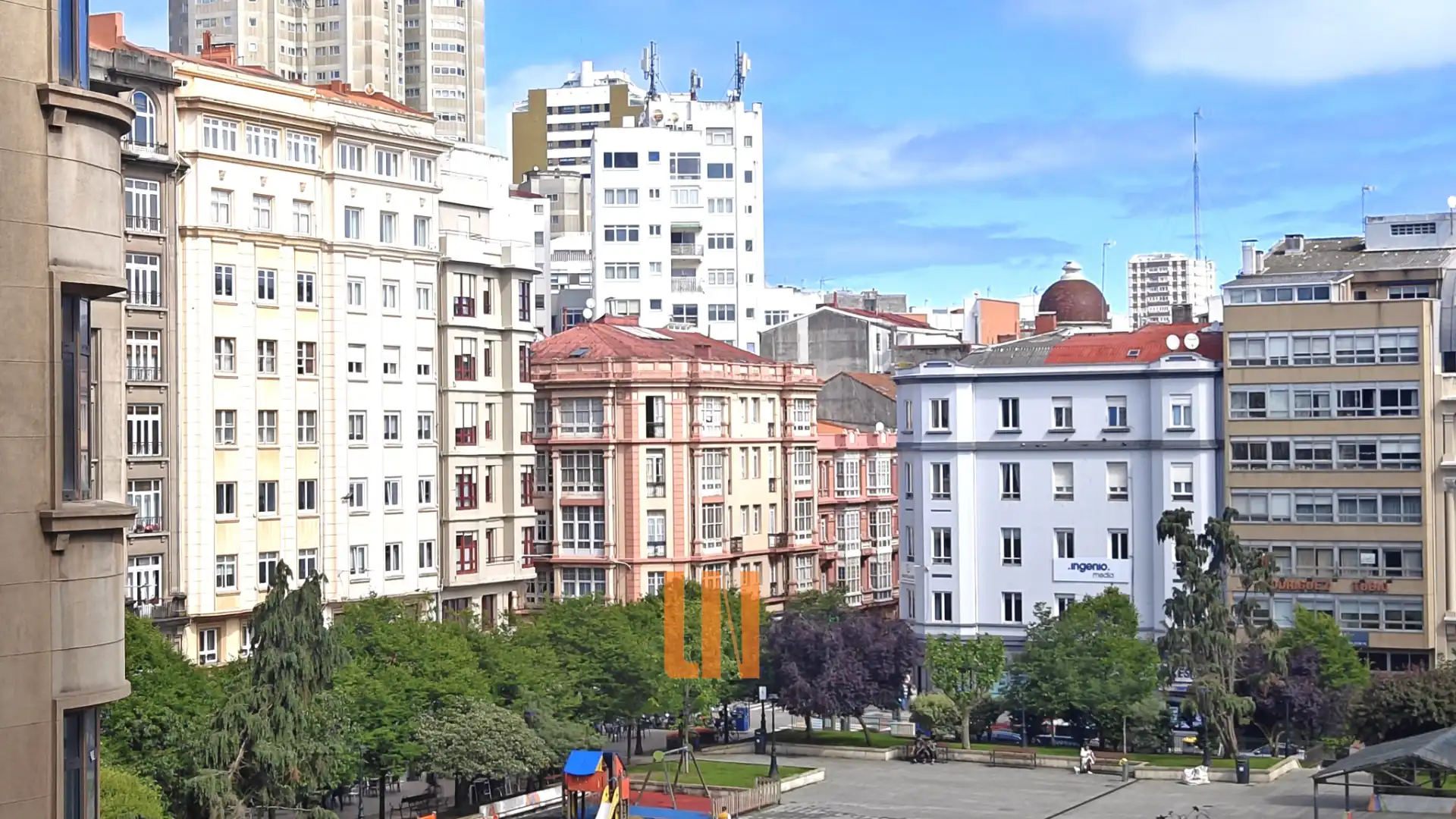 Vista exterior de Piso en venta en A Coruña Capital  con Calefacción, Parquet y Internet