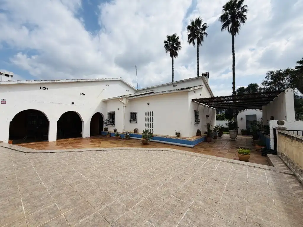 Vista exterior de Casa o chalet en venta en Valencia