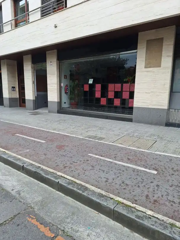 Local comercial de lloguer a Durango