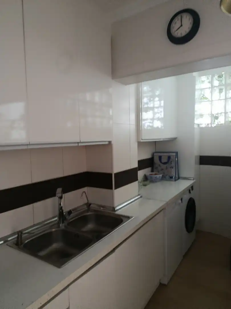 Cuina de Casa adosada de lloguer en Roquetas de Mar amb Aire condicionat, Parquet i Traster