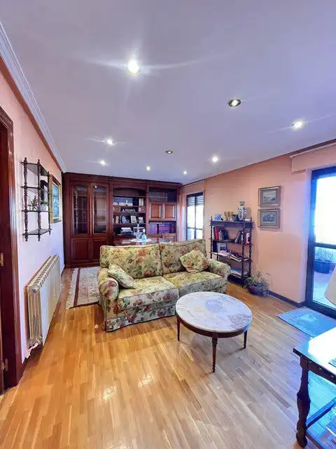 Sala d'estar de Àtic en venda en Gijón  amb Calefacció i Terrassa