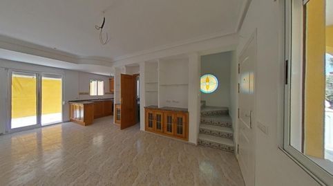 Foto 4 de Casa adosada en venta en C/ Fluorita, Residencial Lomas de Cabo Roig , La Regia, Orihuela