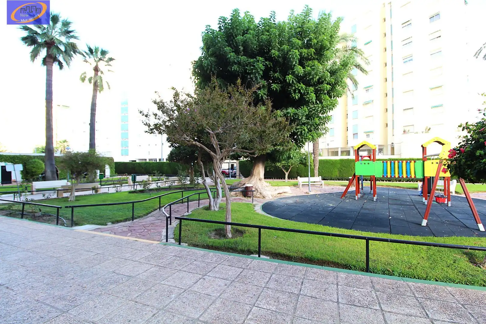 Terrassa de Apartament de lloguer en La Pobla de Farnals amb Jardí privat, Moblat i Piscina comunitària